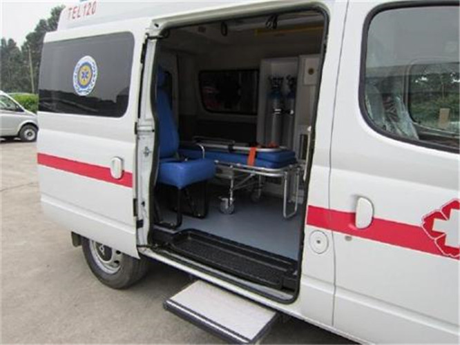 呼玛救护车出租服务案例7